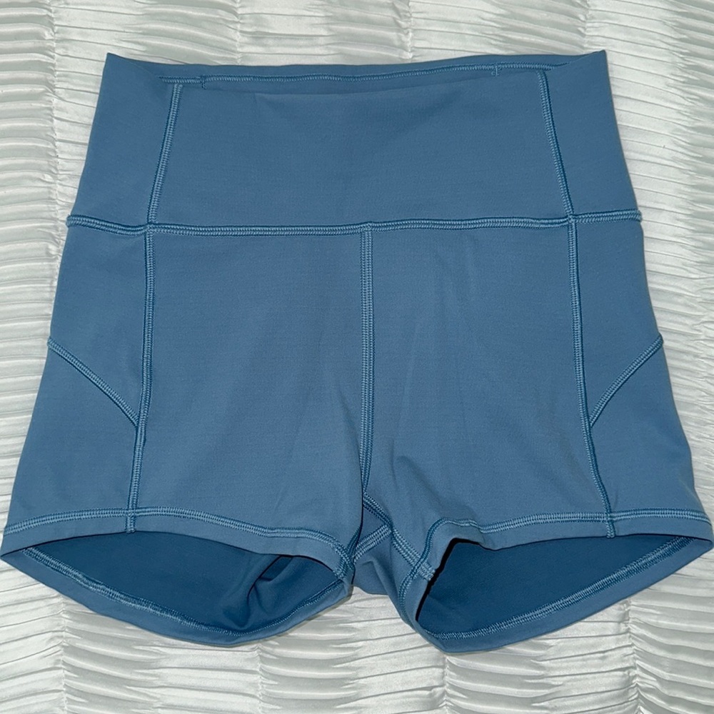 Lululemon In Movement High-Rise Shorts 2.5” *Everlux, size 4